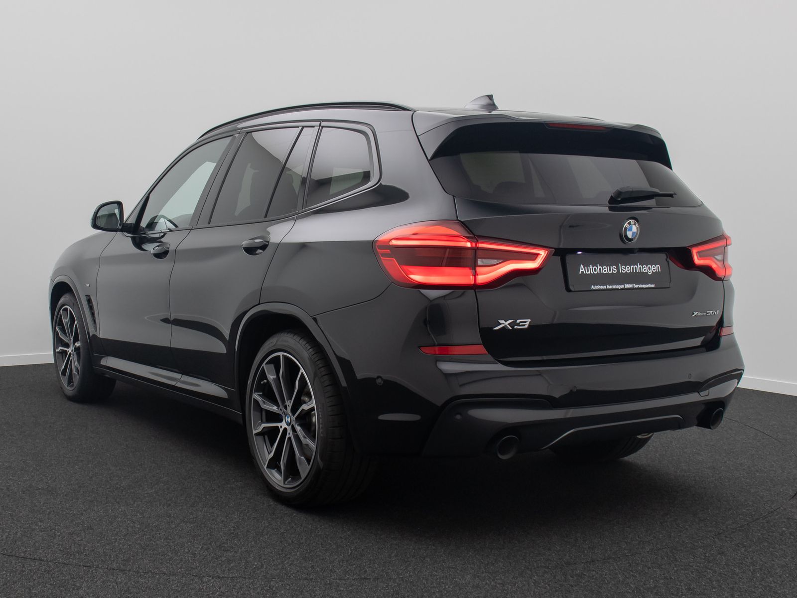 Fahrzeugabbildung BMW X3 xD30d M Sport DAB Kamera HUD DisplKey Panoram