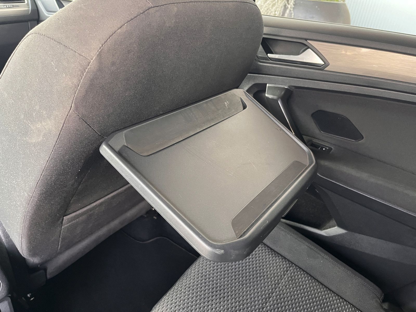Fahrzeugabbildung Volkswagen Tiguan Allspace Comfortline 2.0 TDI DSG 7-Sitzer