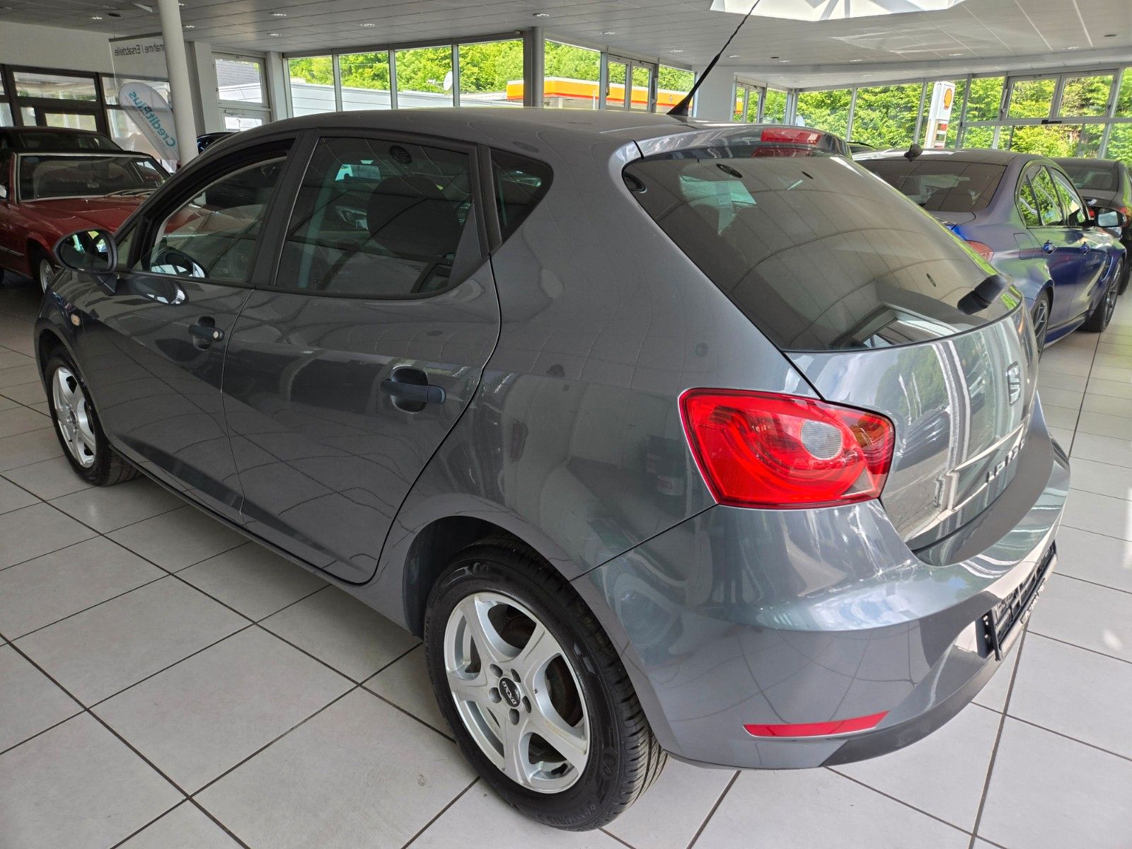 Fahrzeugabbildung SEAT Ibiza Lim. Reference Salsa