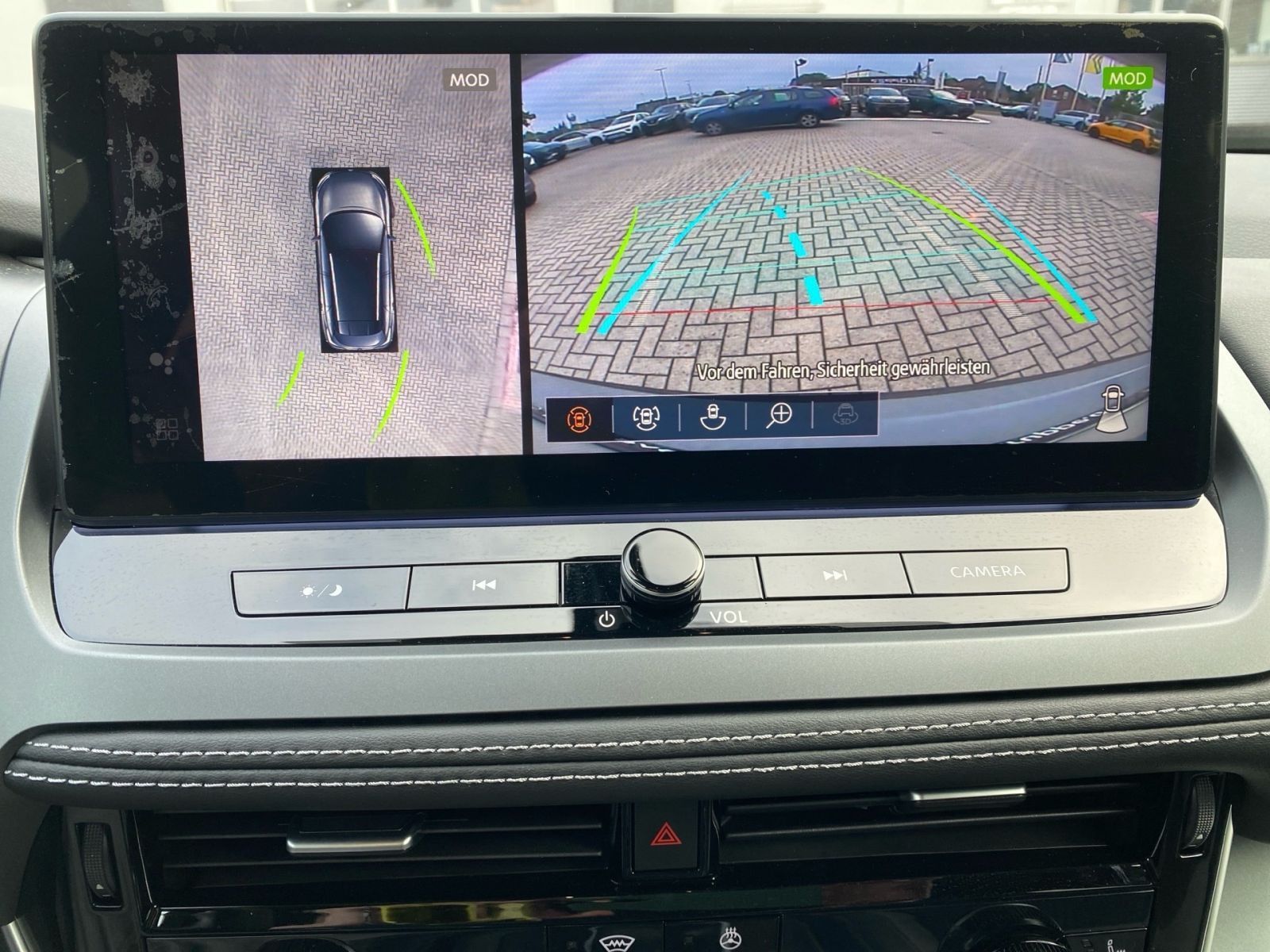 Fahrzeugabbildung Nissan Qashqai 1.3 DIG-T AT MHEV N-Connecta *Pano*360'*