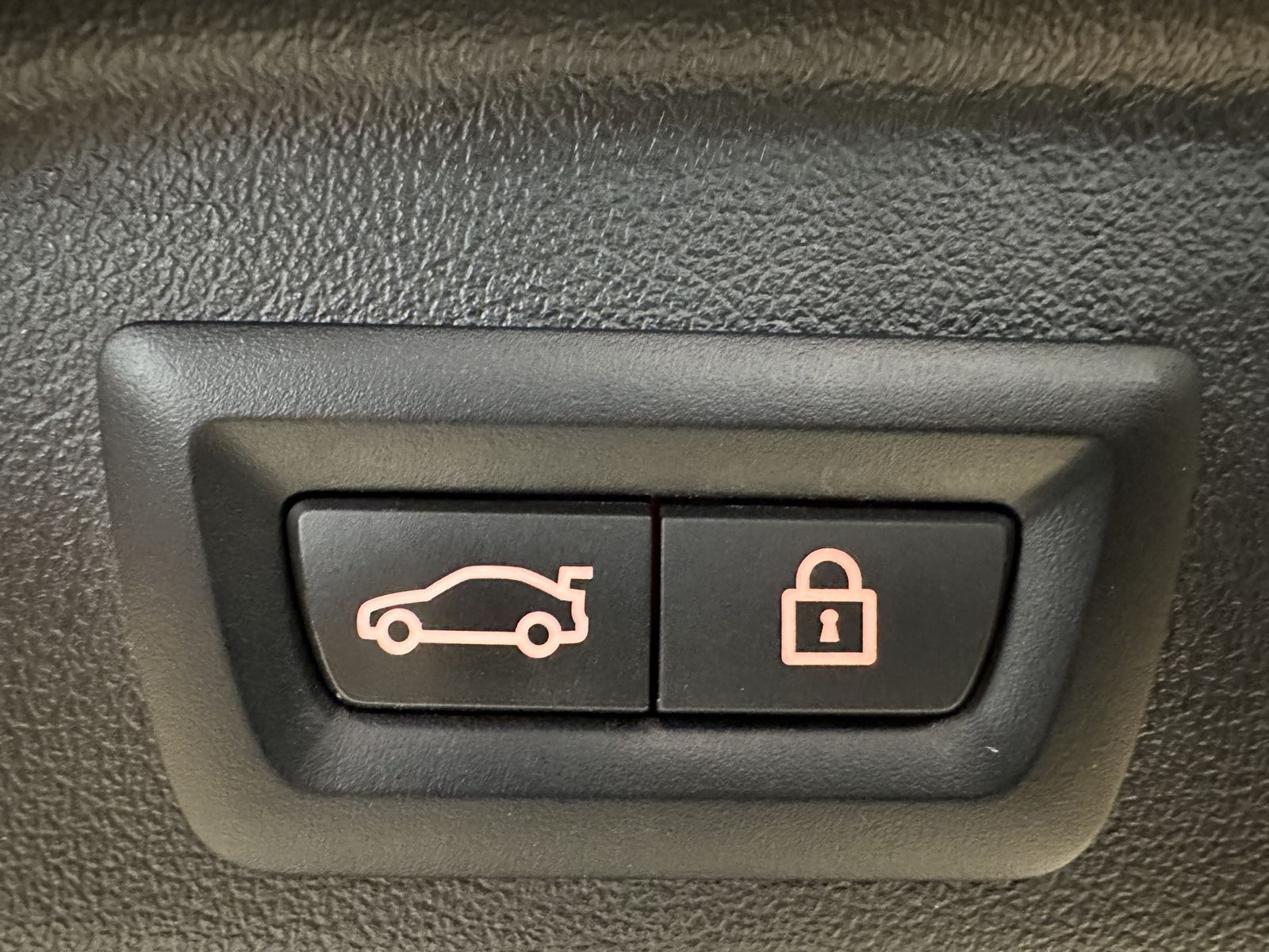 Fahrzeugabbildung BMW X5 xDrive45e M-Sportpaket HUD+LASER+ACC+AHK+H&K