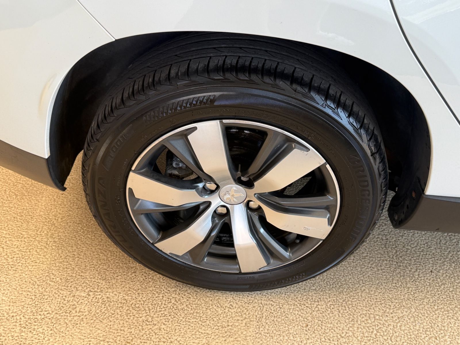 Fahrzeugabbildung Peugeot 2008 Allure