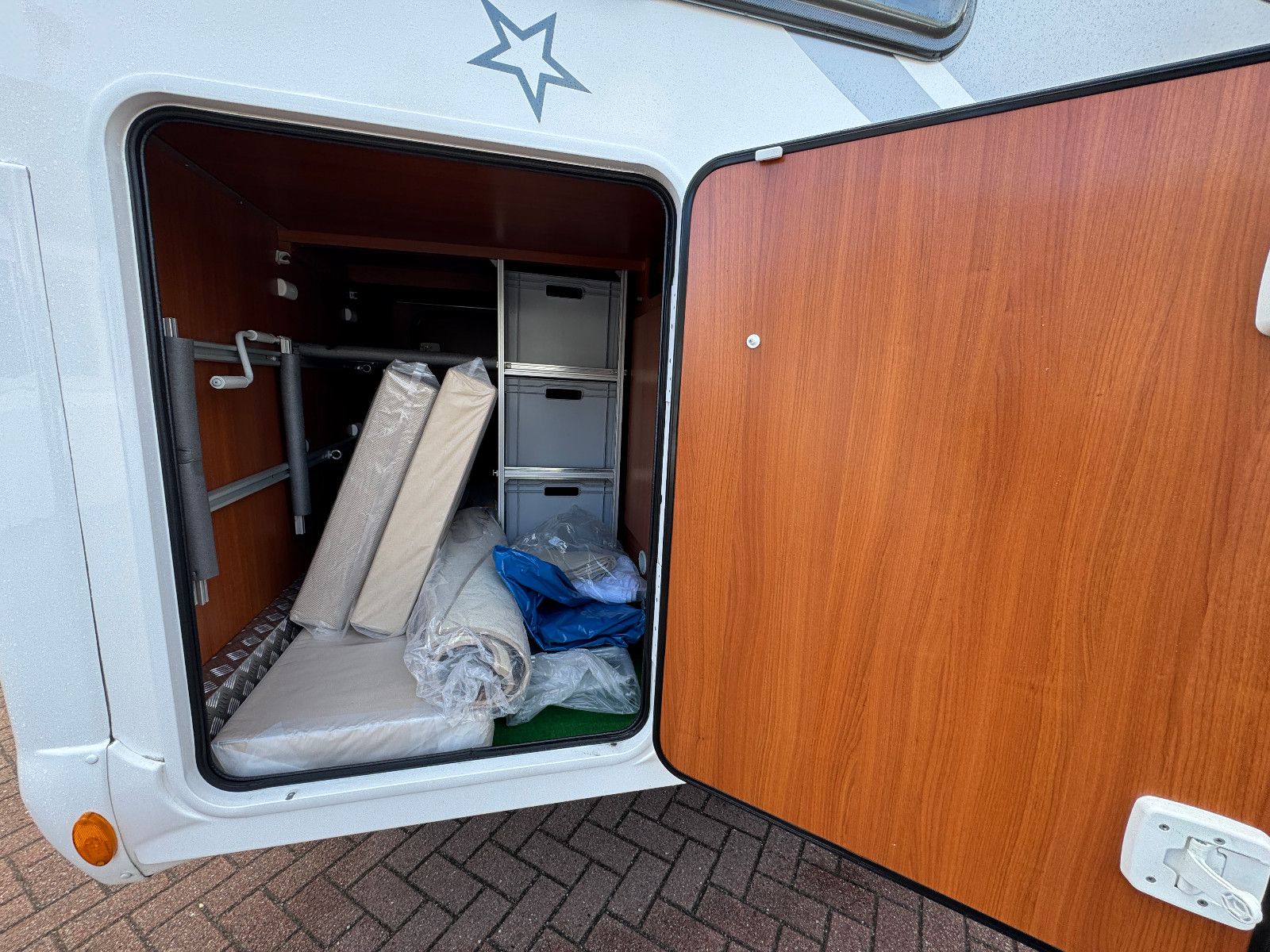 Vehicle image Miller TORONTO FIAT DUCATO SOLAR 2X TV SAT LUFTFEDER