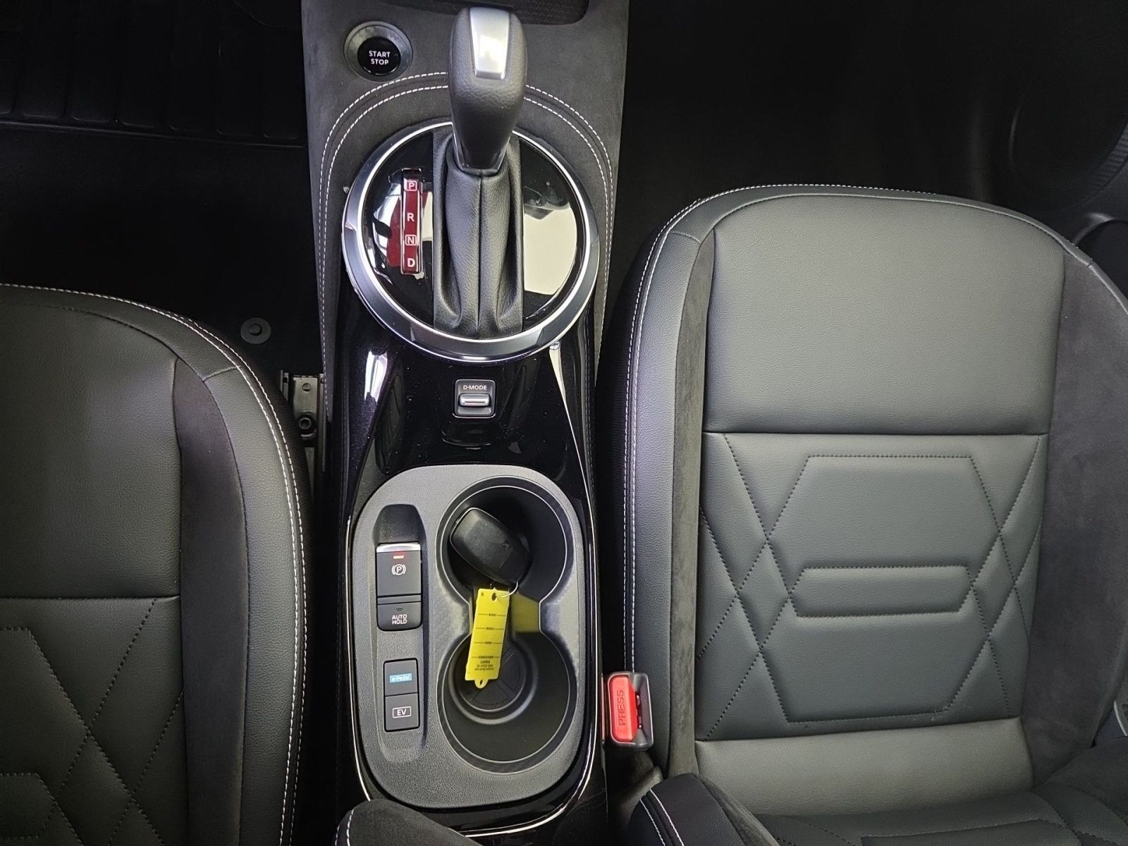 Fahrzeugabbildung Nissan Juke Hybrid N-Design 143 PS Autom. *NAVI*ALCANTA