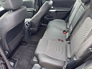 Mercedes GLB 200 - 11