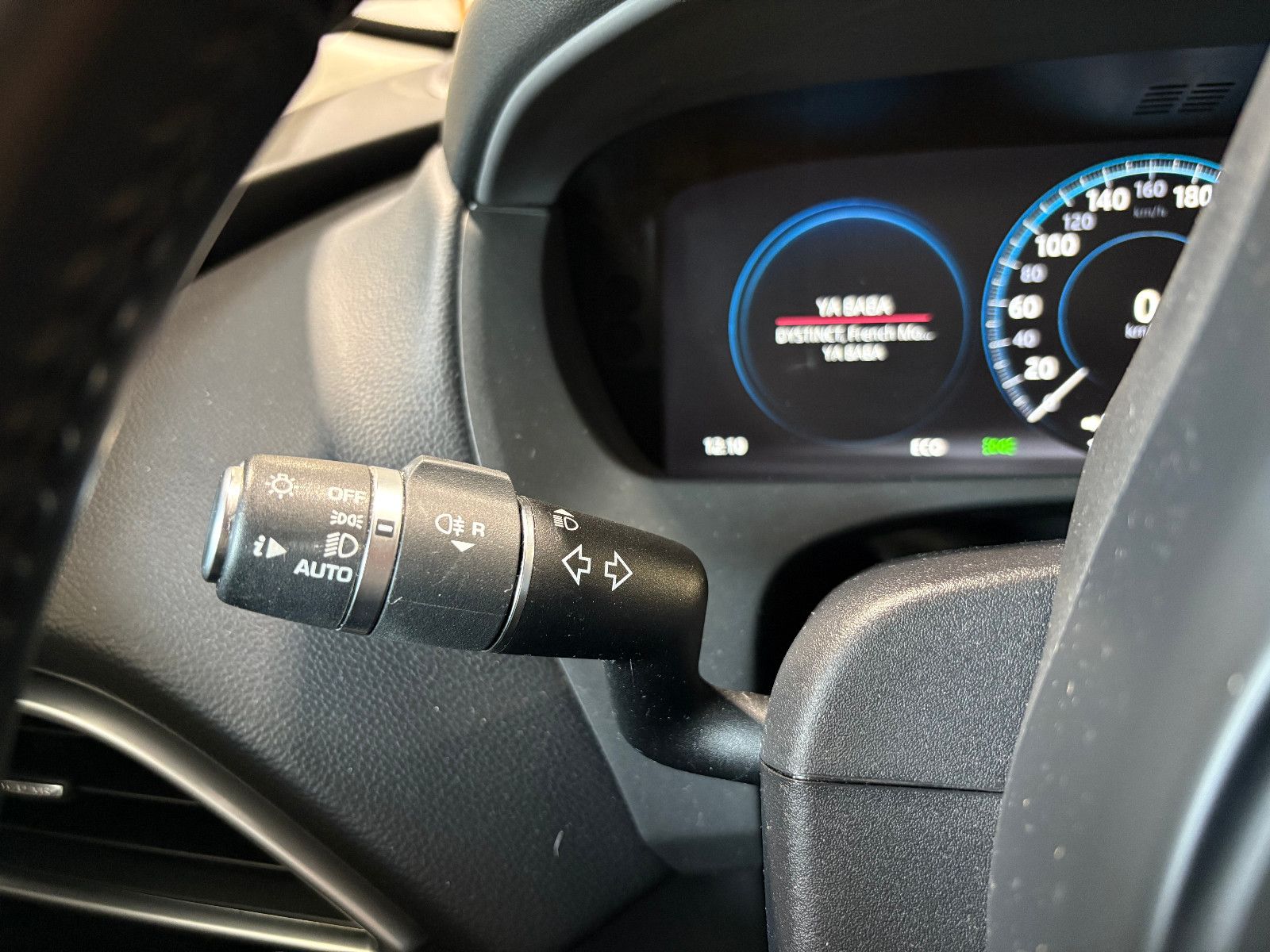 Fahrzeugabbildung Jaguar F-PACE Pure AWD/HEAD-UP/NAVI/PDC/SOUNDSYSTEM