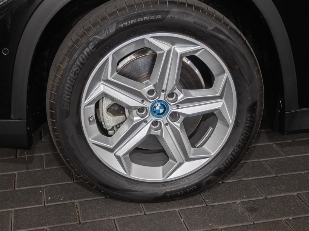 BMW iX1 xDrive30 Navi Soundsystem 360Kamera LED Lede foto 5