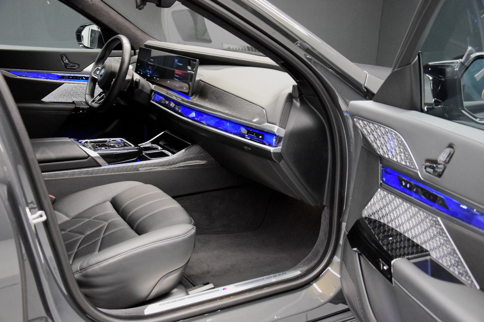 Fahrzeugabbildung BMW i7 xDrive M70 Performance TV Pano ACC B&W Stndhz