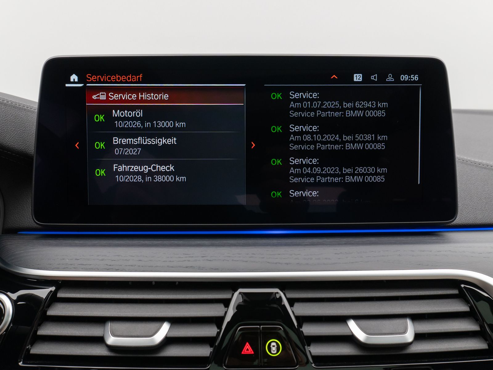Fahrzeugabbildung BMW 520d  xD Luxury Line Panorama Kamera DAB H/K AHK