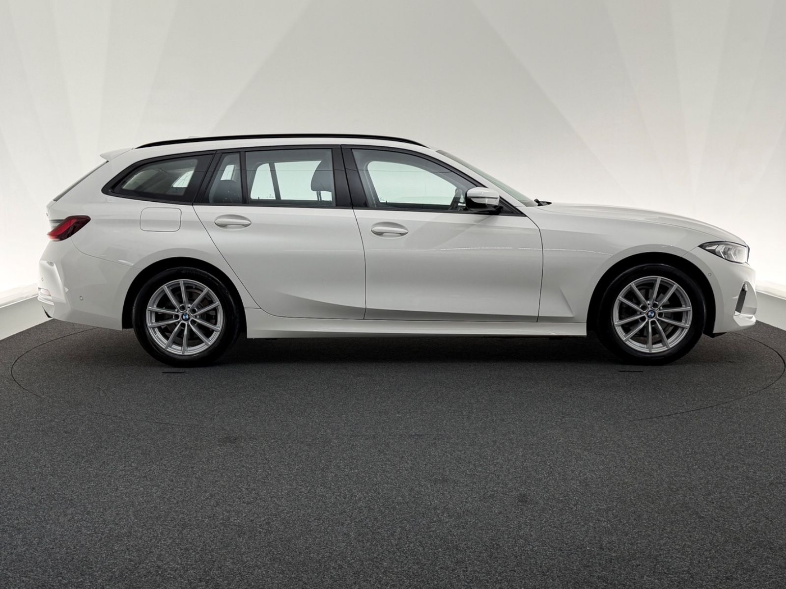 BMW 318i Touring*SHADOW*LED-R.KAM-SHZ-TEMPO-WIDESCRE foto 8