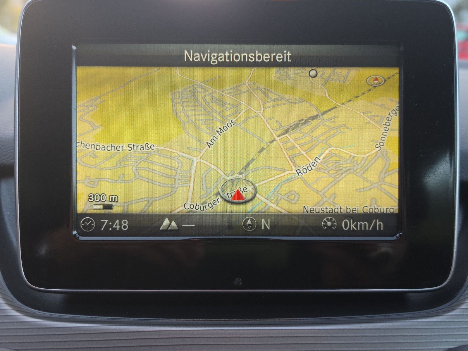 Fahrzeugabbildung Mercedes-Benz B 180 AUTOMATIK KAMERA TEMPOMAT SITZHEIZUNG NAVI