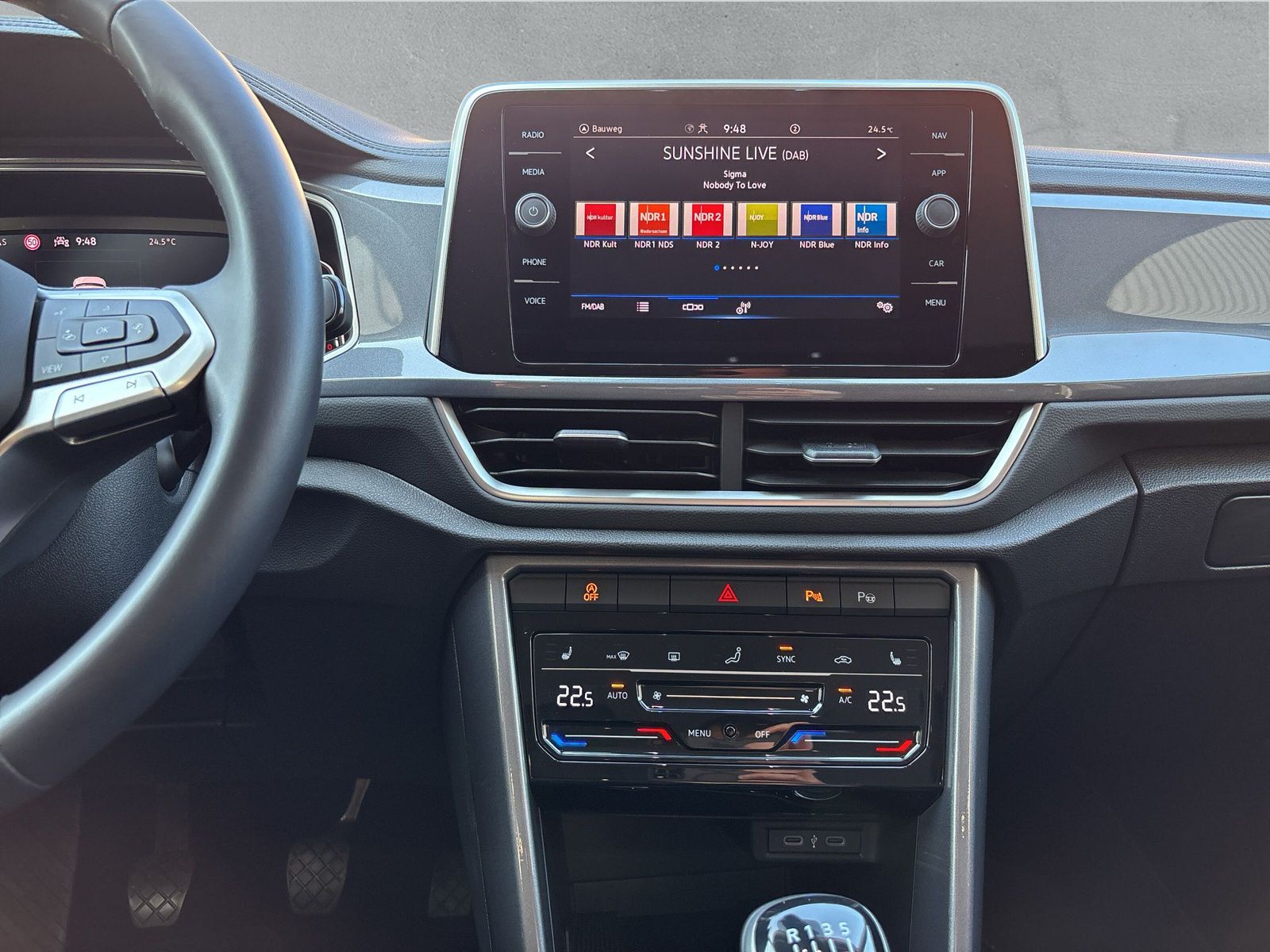 Fahrzeugabbildung Volkswagen T-Roc Style 1.0 TSI App-Connect LED