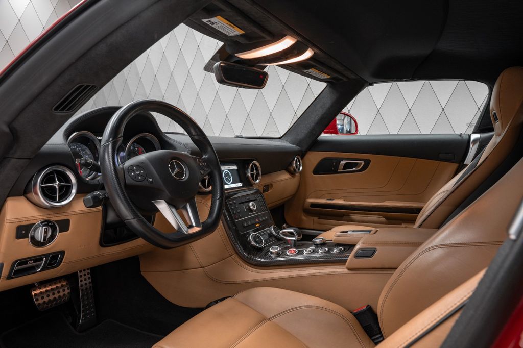 SLS AMG 6.2 V8 Roadster RED/BROWN CARBON - Bild 13