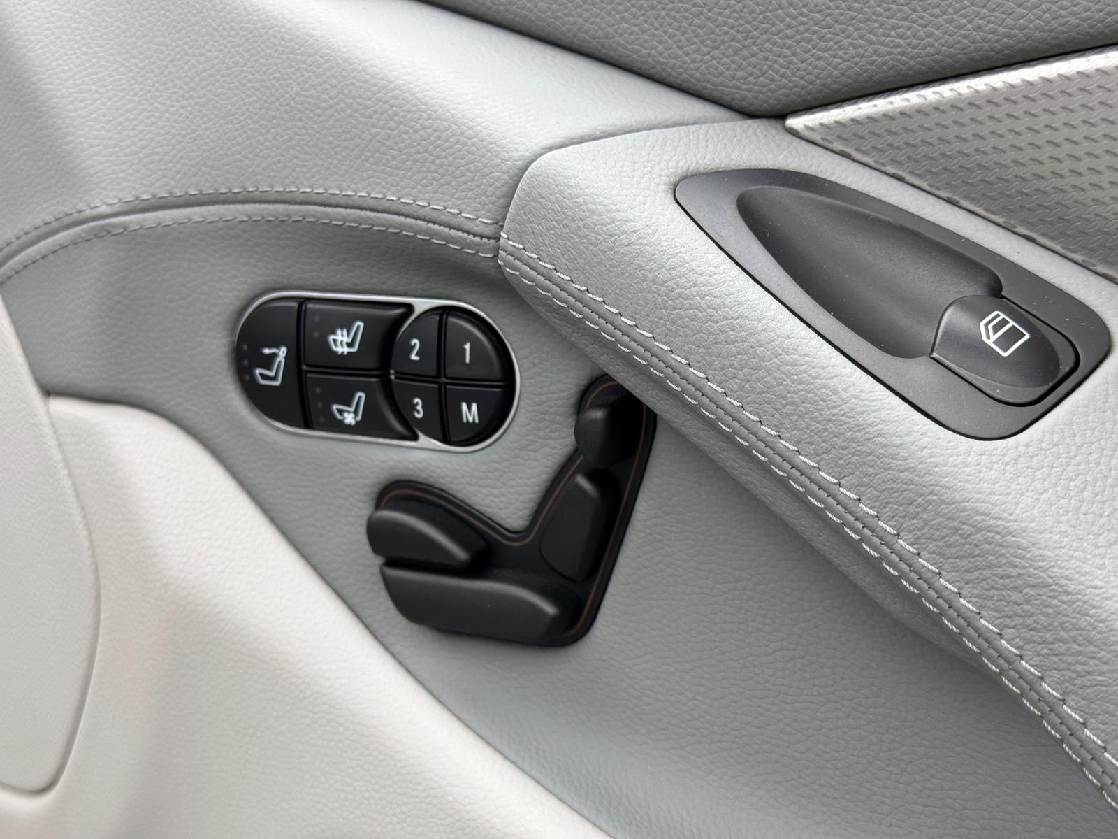 Fahrzeugabbildung Mercedes-Benz **DE-FAHRZEUG**SAMMLERSTÜCK**