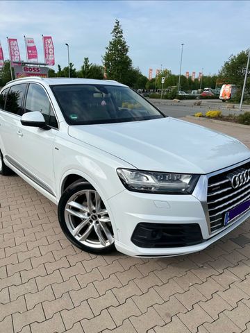 AUDI Audi Q7 3.0 TDI quattro S line