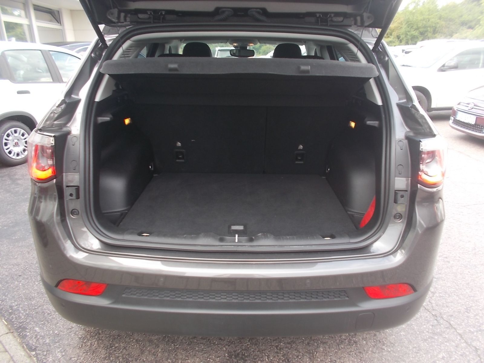 Fahrzeugabbildung Jeep Compass Limited 1.3 MultiAir FWD