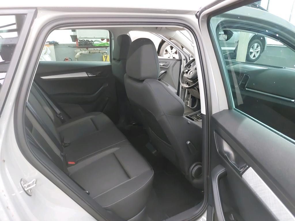 Fahrzeugabbildung SKODA Karoq 1.0 TSI Tour-LED-KAM-VIRTUAL-KESSY-4xSHZ-
