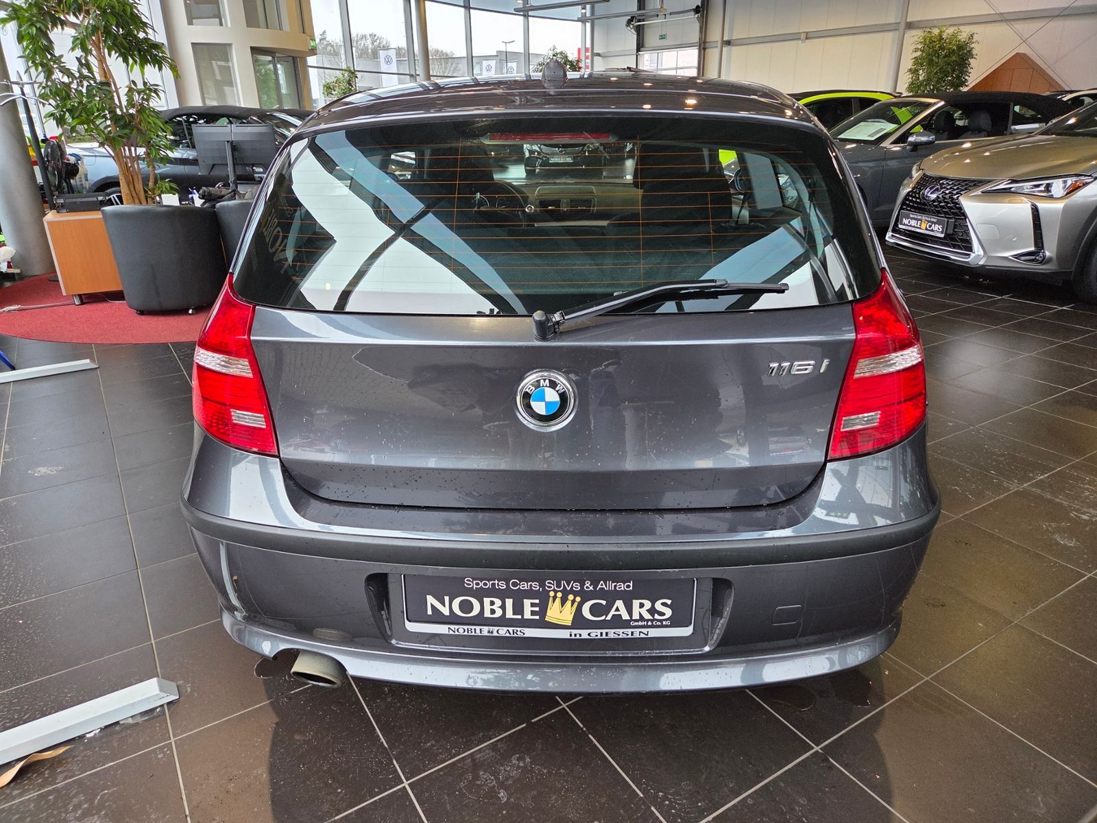 Fahrzeugabbildung BMW 116i Limousine KLIMA SHZ ALU - KM-Original