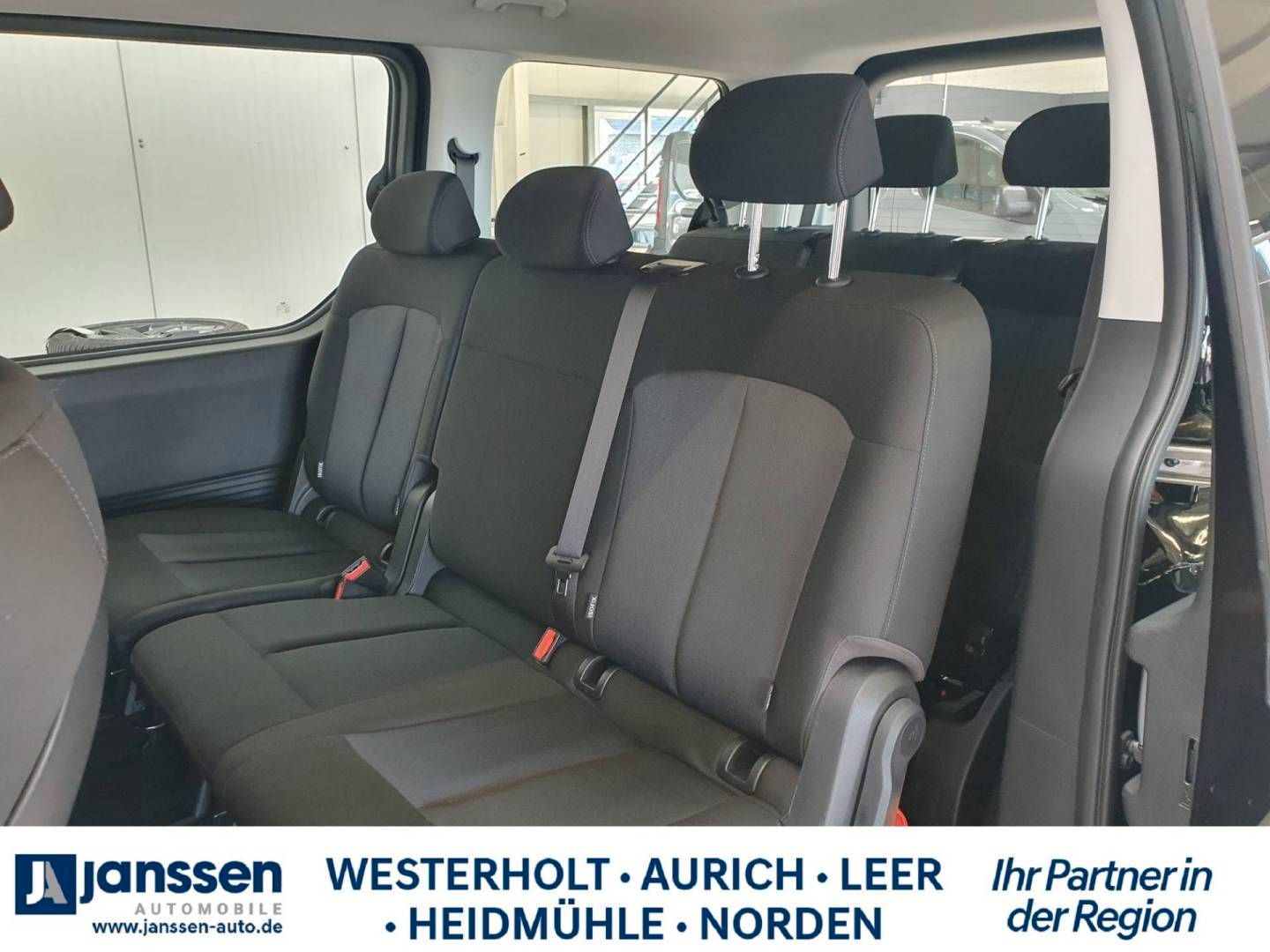 Fahrzeugabbildung Hyundai STARIA 9-Sitzer (MJ23) 2.2 CRDi 8 A/T 2WD (177PS