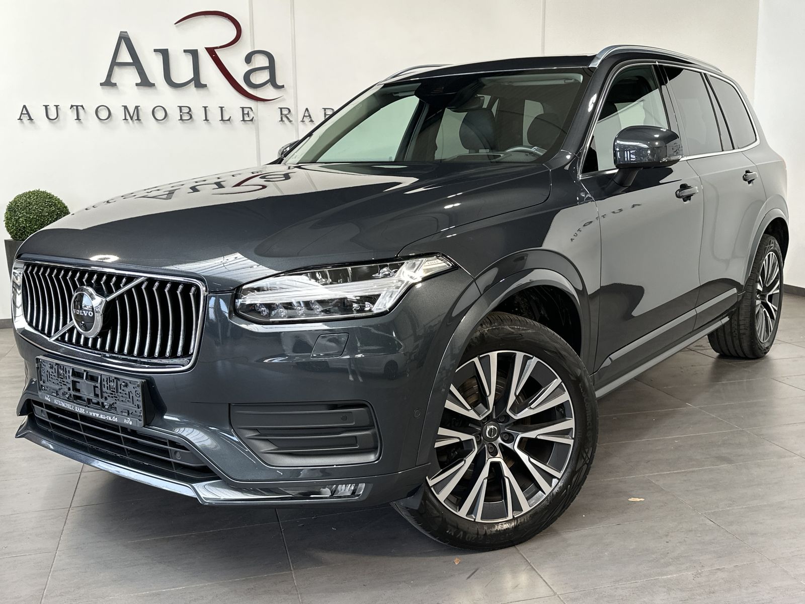 Fahrzeugabbildung Volvo XC90 B5 AWD Momentum Pro NAV+LED+VC+PANO+AHK+H&K