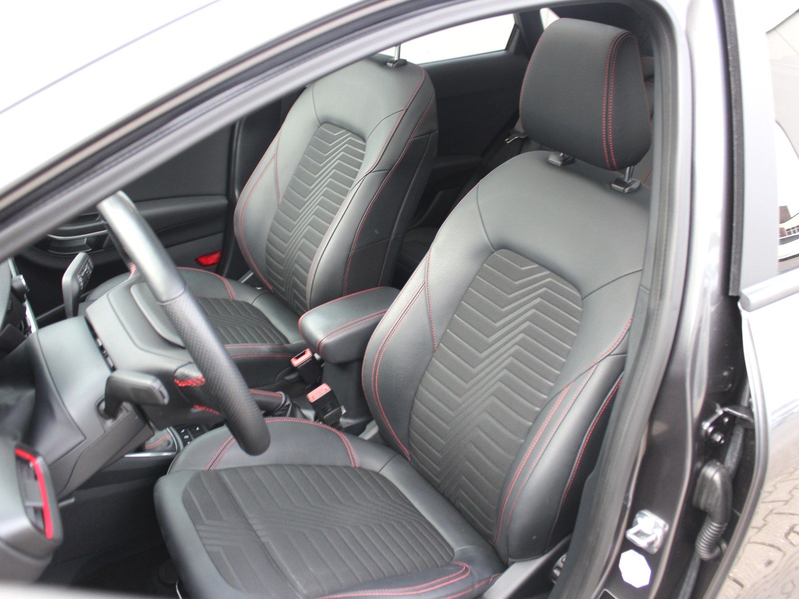 Fahrzeugabbildung Ford Puma ST-Line X 1,0 EcoBoost Mild Hybrid