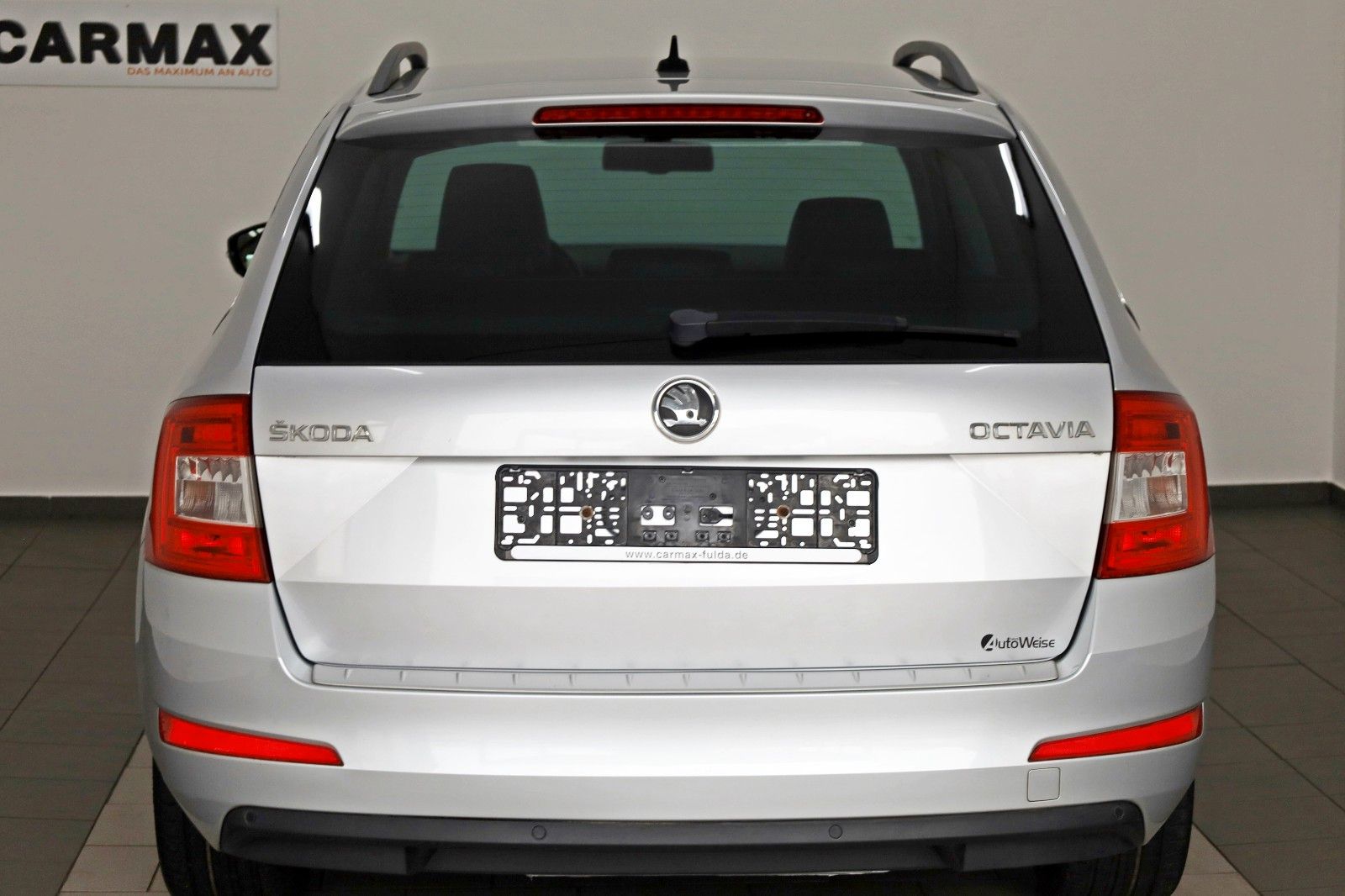 Fahrzeugabbildung SKODA Octavia Combi Elegance,T.Leder,Navi,Xenon,Alu+WR