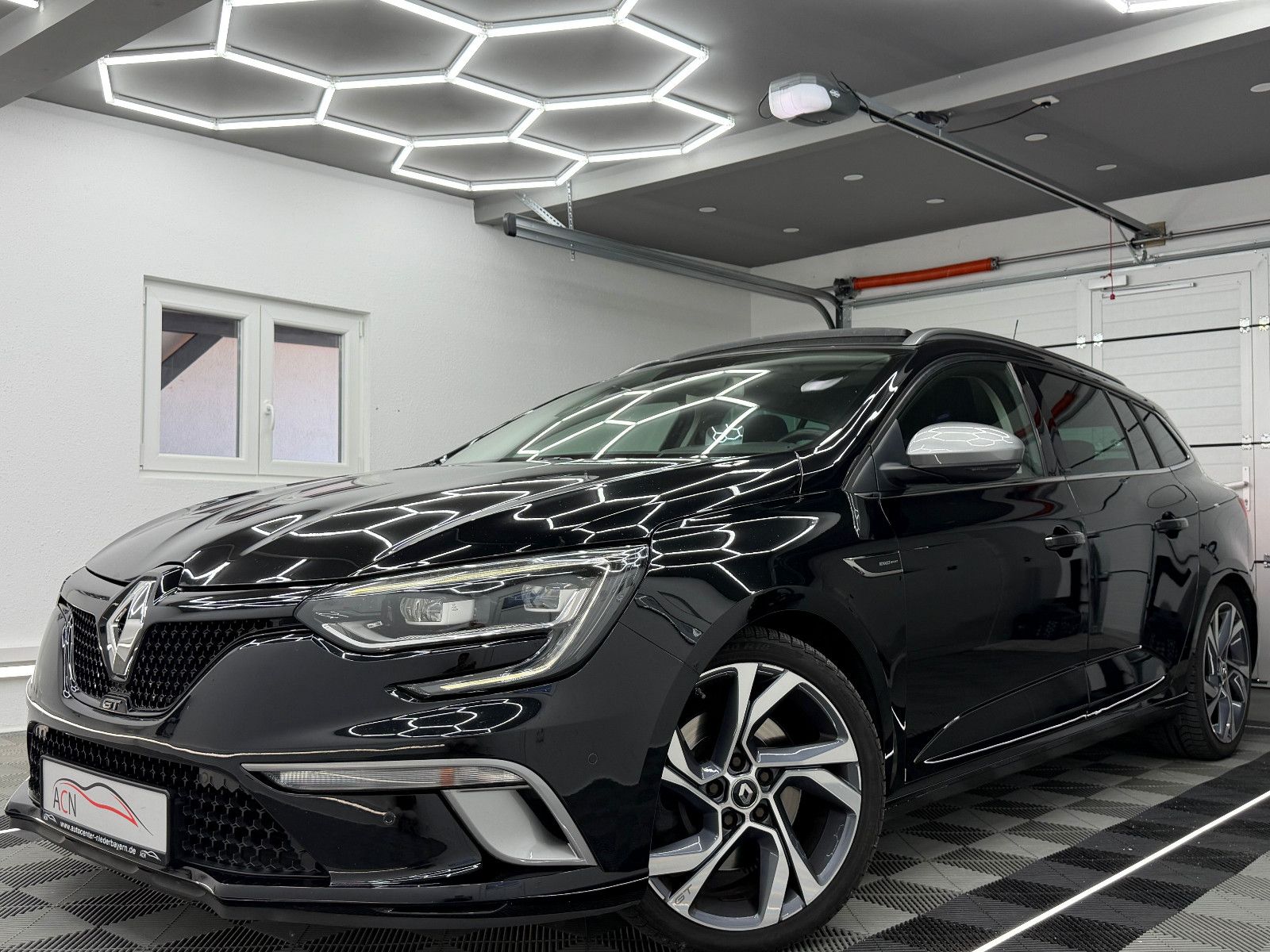 Fahrzeugabbildung Renault Megane IV Grandtour GT 4CONTROL/HuD/AHK/eGSD