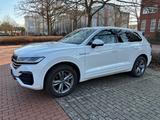 Volkswagen Touareg 3.0 V6 TDI 170kW 4MOT Tiptr. R-Line ... - VW Touareg Gebrauchtwagen in Hannover