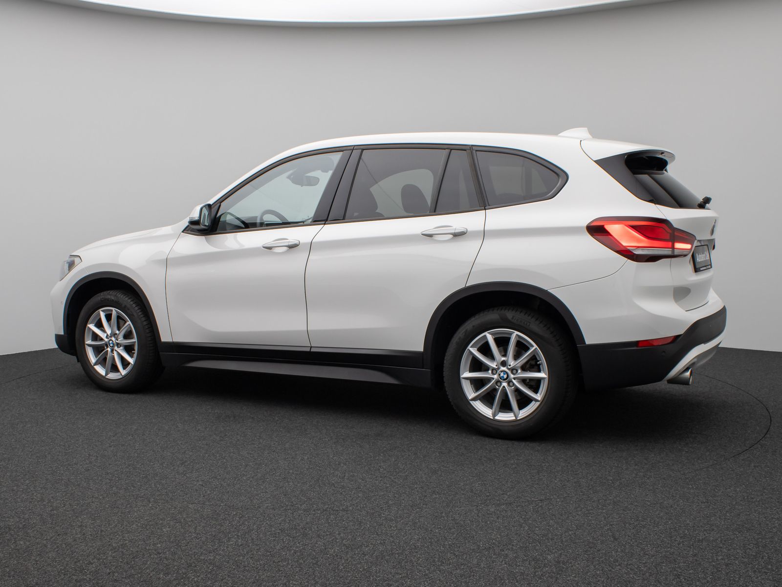 Fahrzeugabbildung BMW X1 sD18i DAB Navi Parkassist Geschwindigkeitsreg