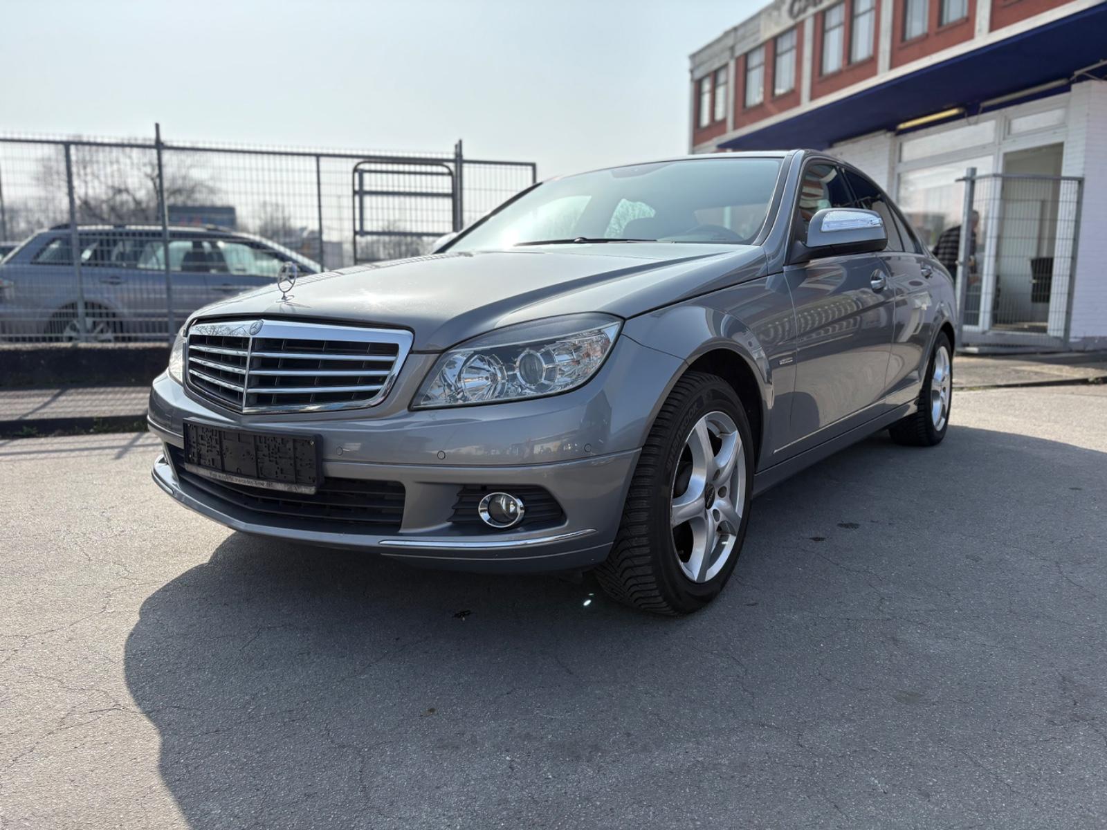 Mercedes-Benz C 220 Lim  CDI NAVI SCHIEBEDACH SCHECKHEFT TÜV