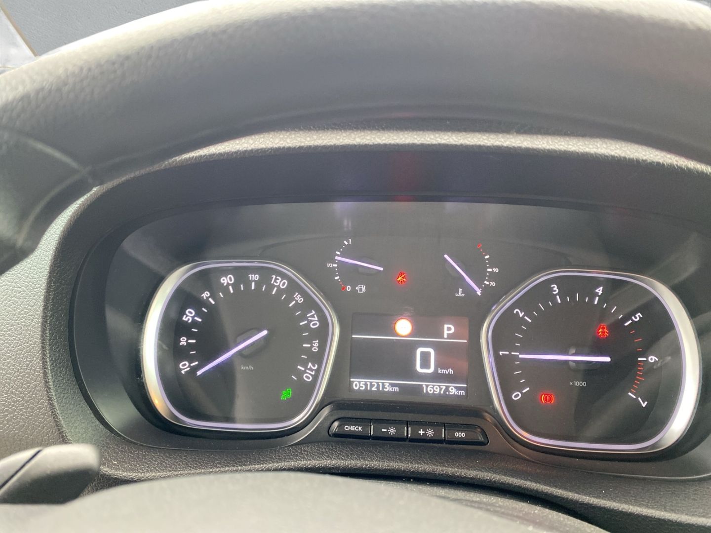 Fahrzeugabbildung Peugeot Traveller Active L2 2.0 BlueHDi 180 *Xenon*AHK