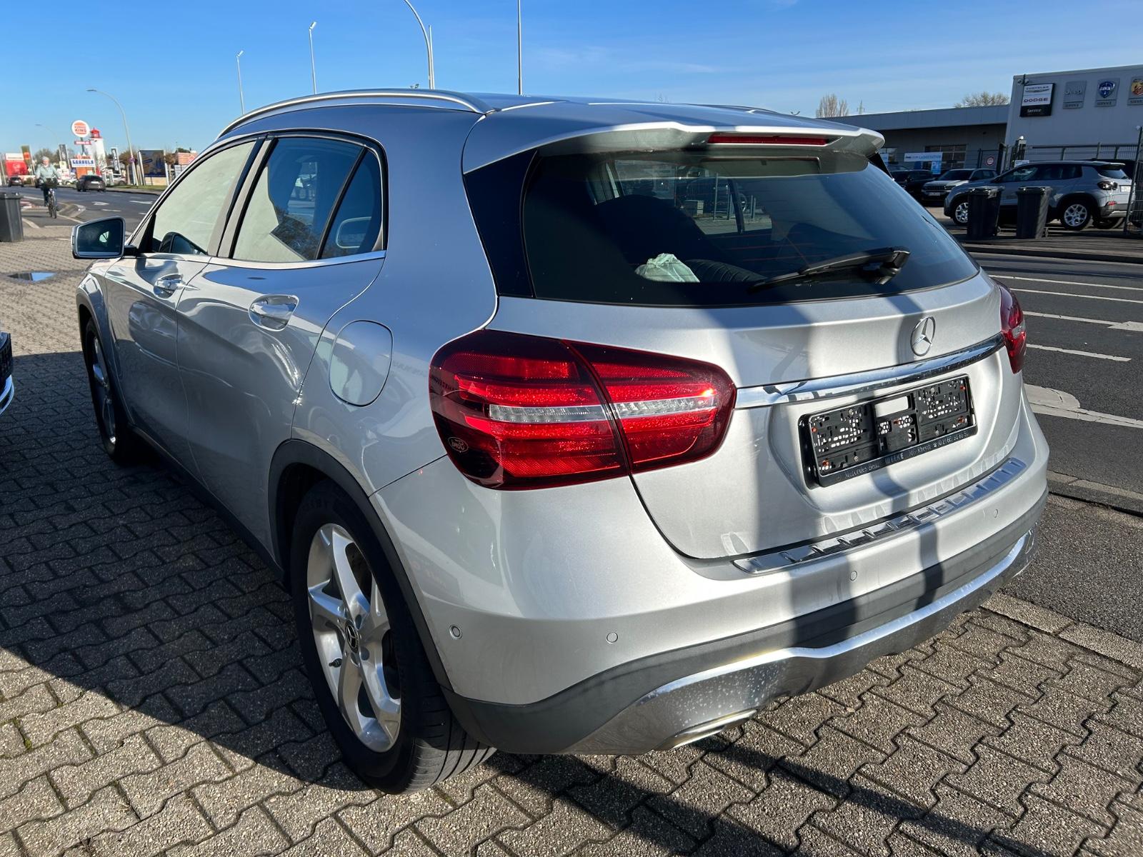 Mercedes-Benz GLA 180 URBAN LED KAMERA AHK  GARANTIE