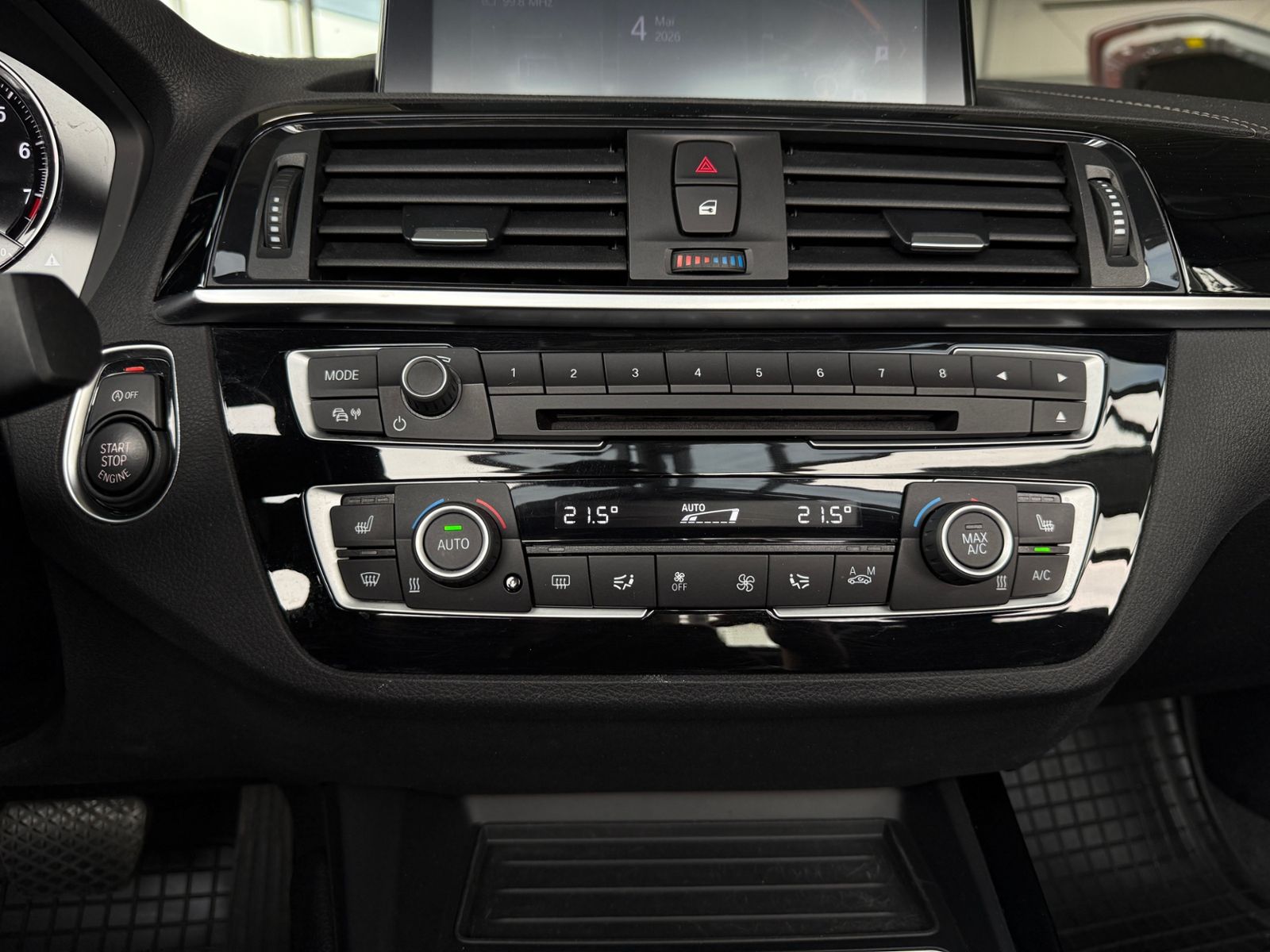 Fahrzeugabbildung BMW 220i Cabrio M Sport H/K LED NAV PDC SHZ 18"