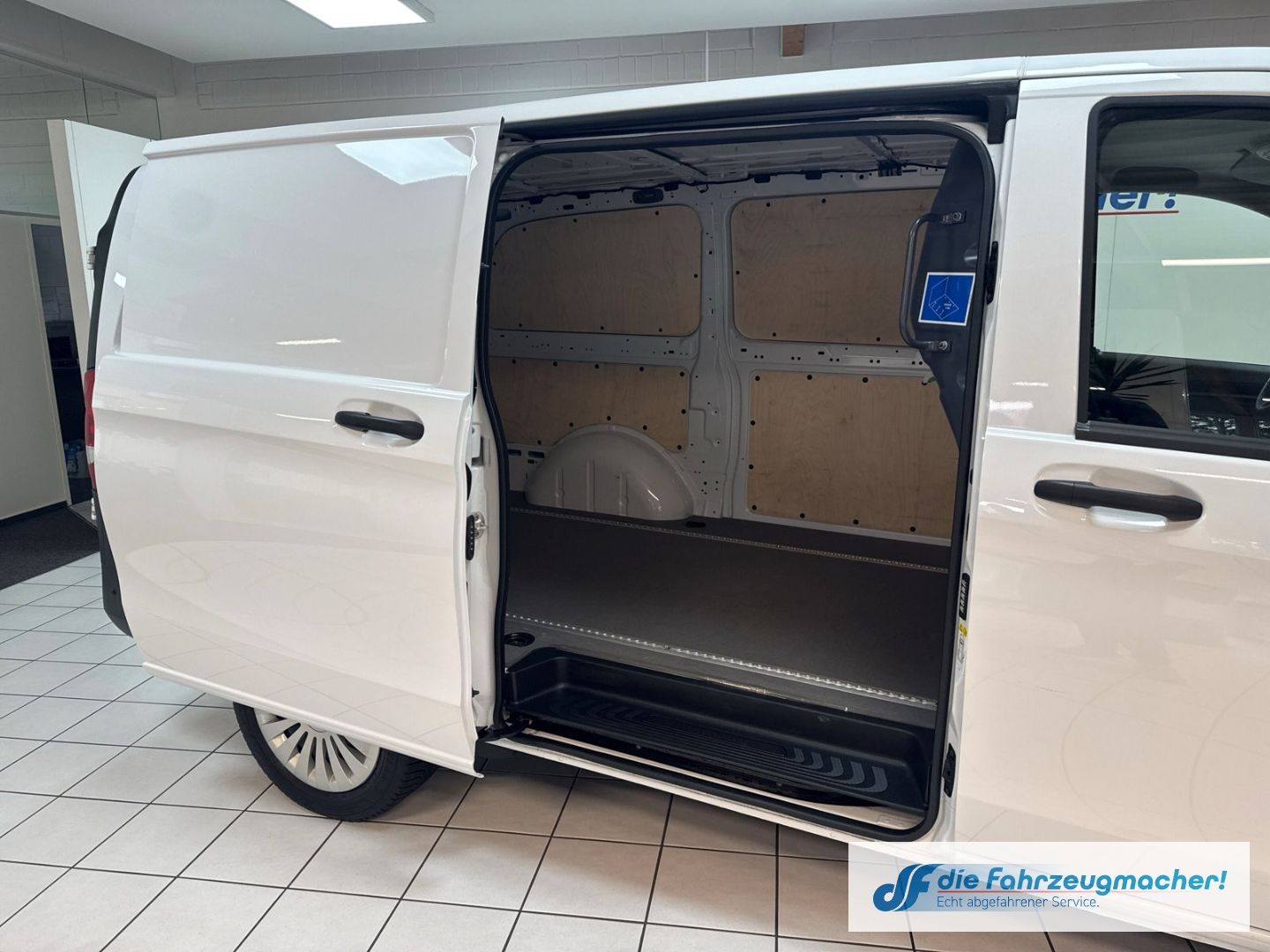 Fahrzeugabbildung Mercedes-Benz Vito Kasten 116 CDI PRO Facelift lang Navi Apple