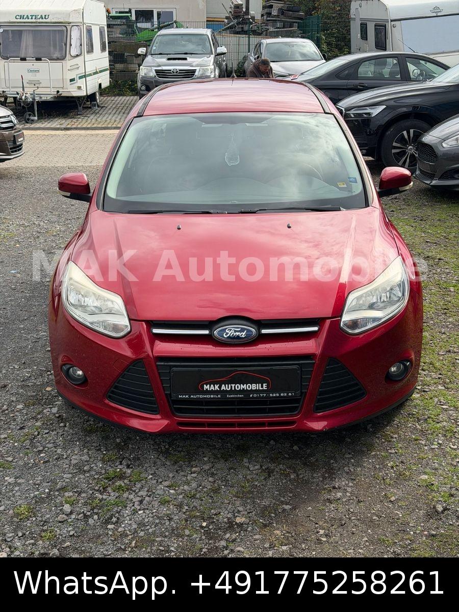 Ford Focus 2014 — салон