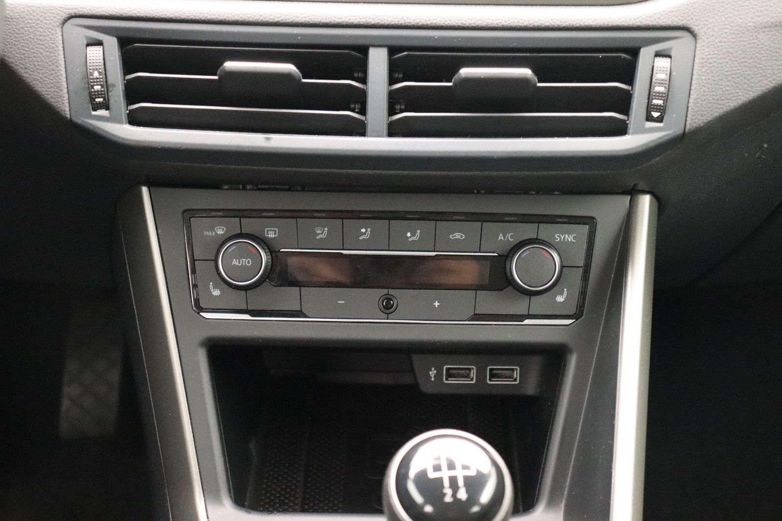 Fahrzeugabbildung Volkswagen Polo VI 1.0 Comfortline