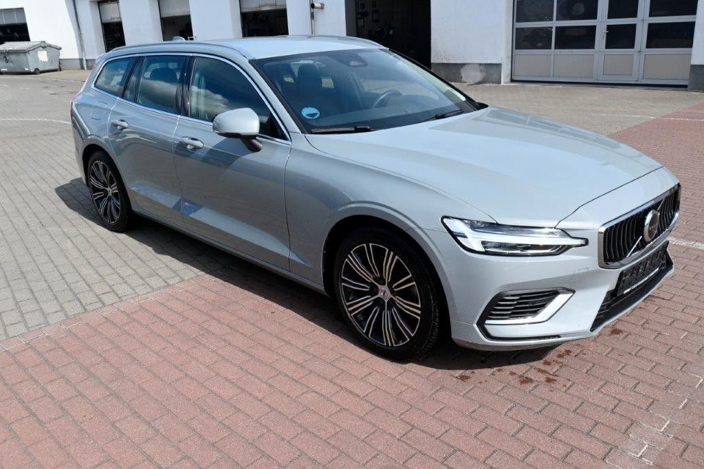 Fahrzeugabbildung Volvo V60 T6 PHEV Essential AWD*AHK*PDC*LHZG*