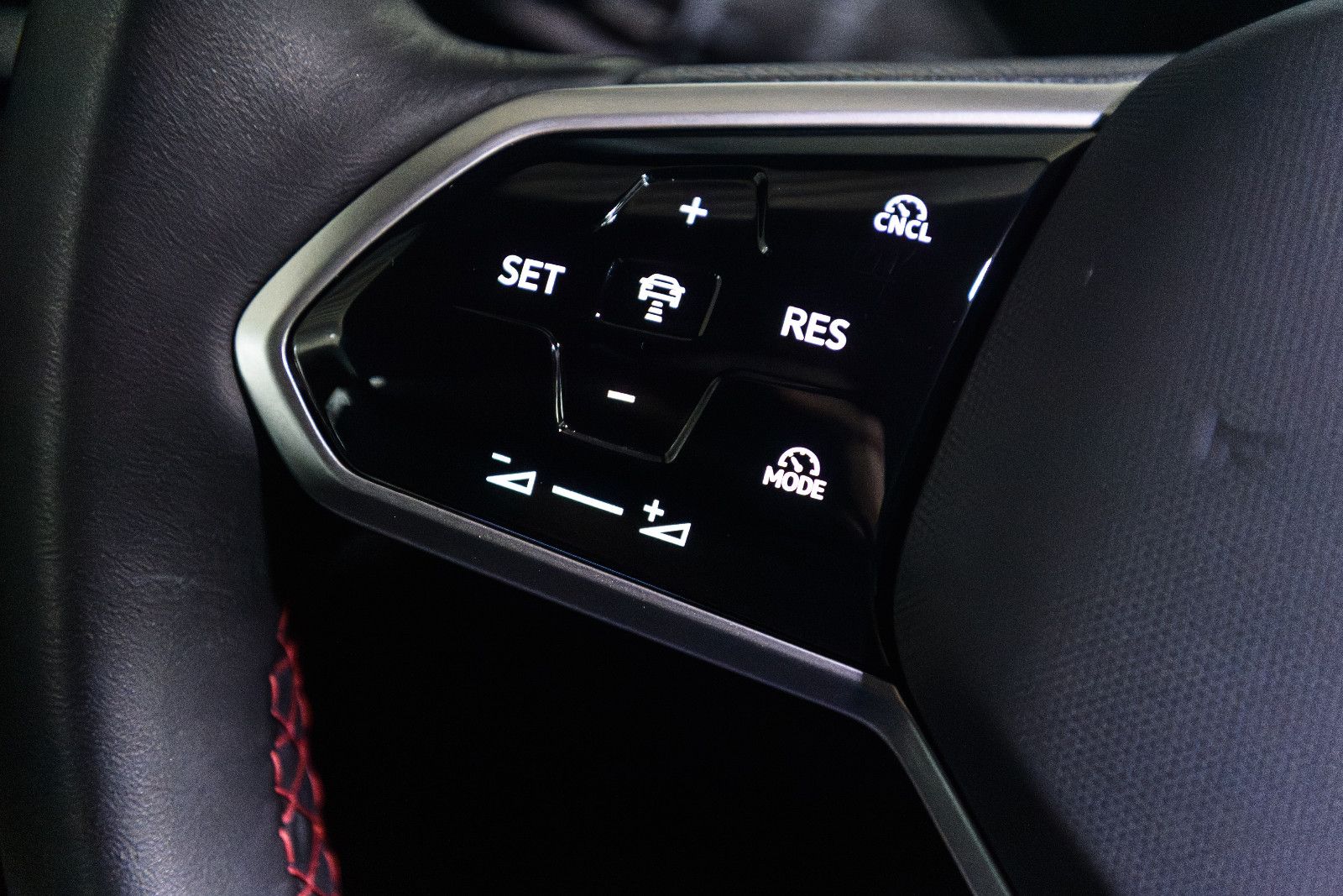 Fahrzeugabbildung Volkswagen ID.4 GTX 4Motion IQ-LIGHT+AHK+WÄPU+KAMERA+HuD+21