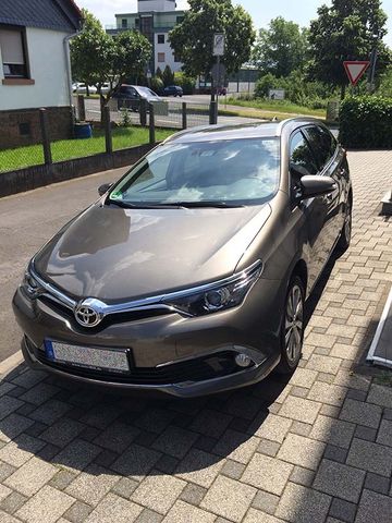 Toyota Auris Touring Sports 1,2-l-Turbo Executive 