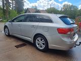 Toyota Avensis Combi 2,0-l-D-4D Life Life - Toyota Avensis mit Diesel-Antrieb: Combi