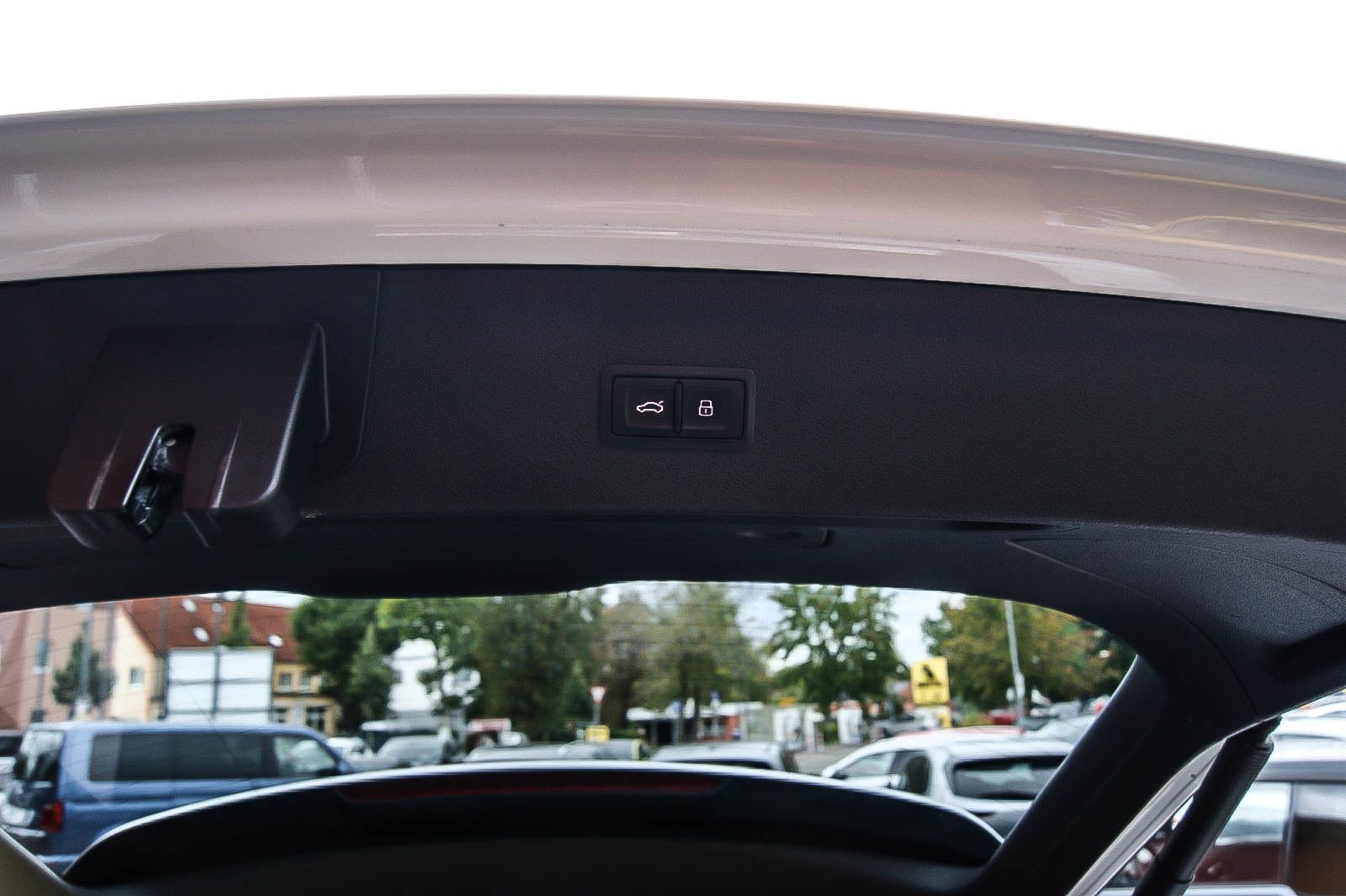 Fahrzeugabbildung Audi Q3 14TSI S-tronic S-LINE PLUS 20-ZOLL PANO BOSE