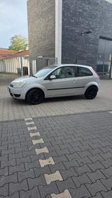 Ford Fiesta 1,3  - Ford Fiesta aus 2005: 1.3