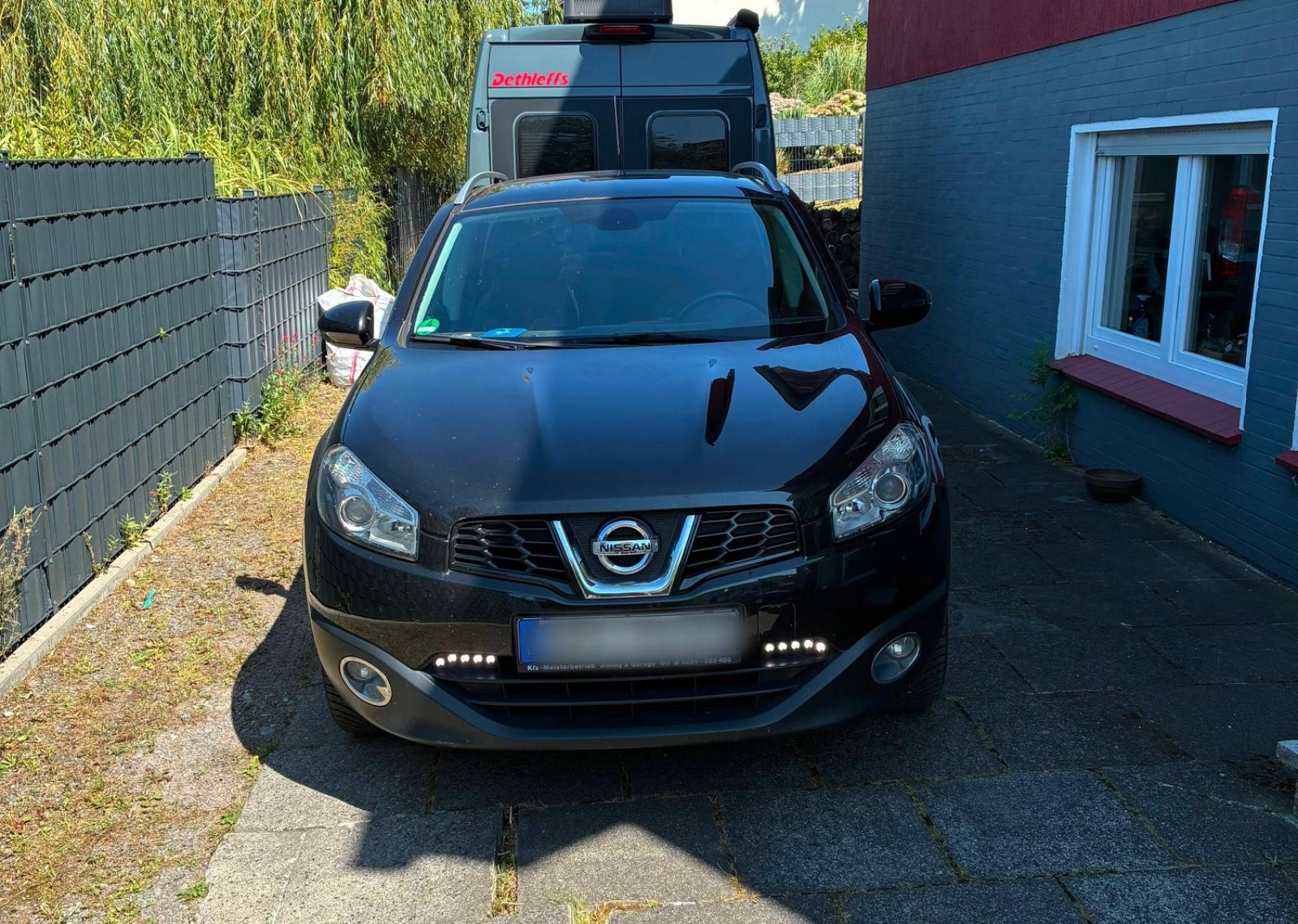 Nissan Qashqai 2.0 4x4 , Navi, Pano, Kamera, TÜV neu