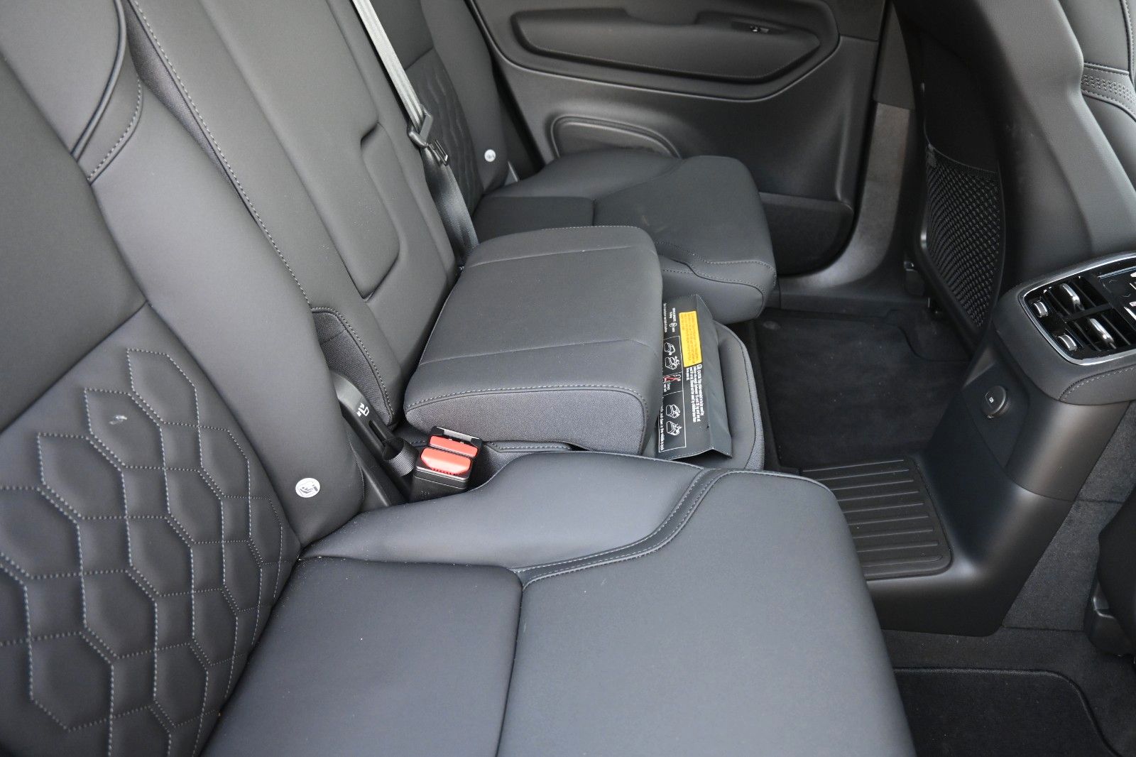 Fahrzeugabbildung Volvo XC90 T8 RC AWD Plus Dark*STDHZG*360°*ACC*