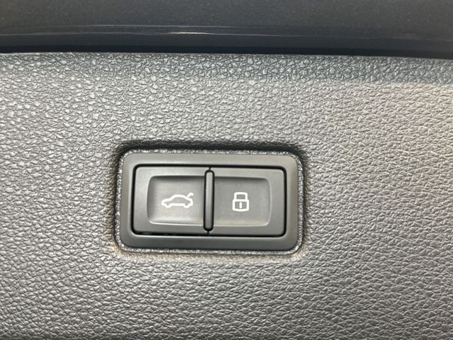 Q7 50 TDI QUATTRO S LINE 7-SITZER HD-MATRIX+AHK+