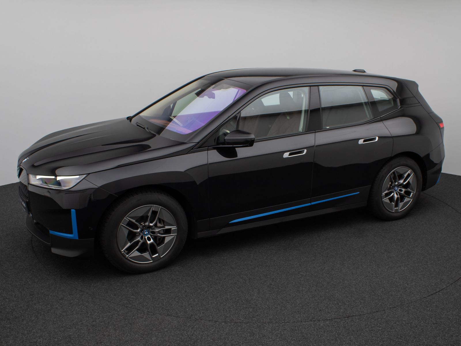 Fahrzeugabbildung BMW iX xD50 360°H/K DAB ACC SoftCl ACC Komfort 21Zol