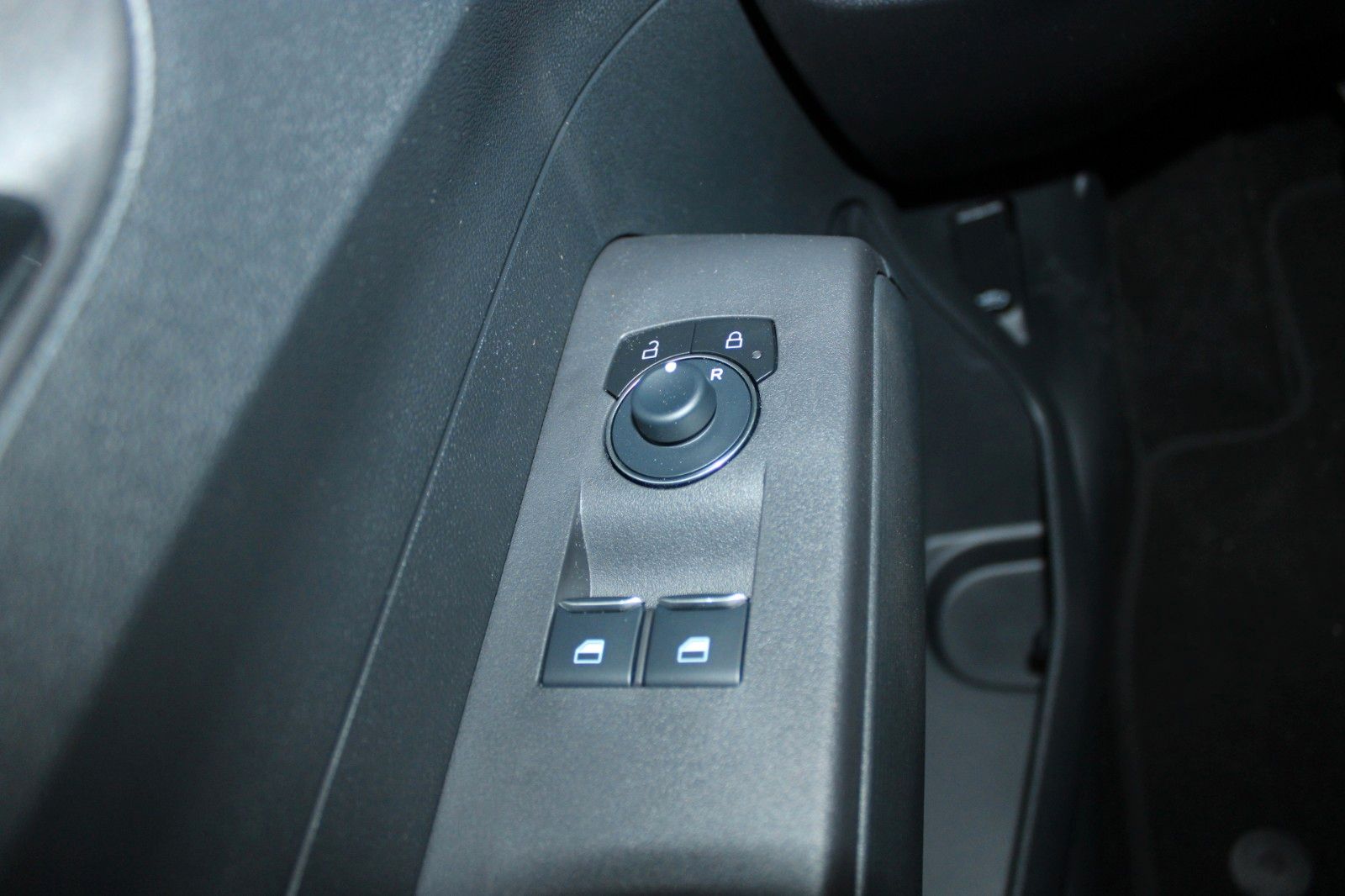 Fahrzeugabbildung Ford Tourneo Courier TREND Kamera WinterPaket2 uvm