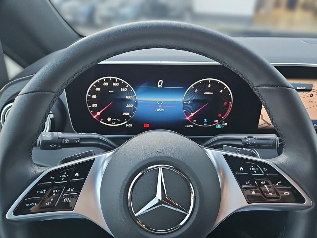 Fahrzeugabbildung Mercedes-Benz V 300 AVG Lang 7 Sitze STHZ DISTRONIC 2,5tAHK AR