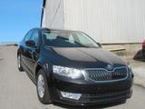 Skoda Octavia Lim. Ambition- Navi-SHZ-PDC-MFL-1.Hand