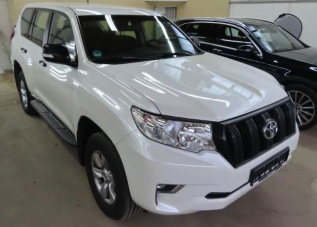 Toyota Land Cruiser 4x4*TEMPOMAT*PDC*KLIMA*KESSY